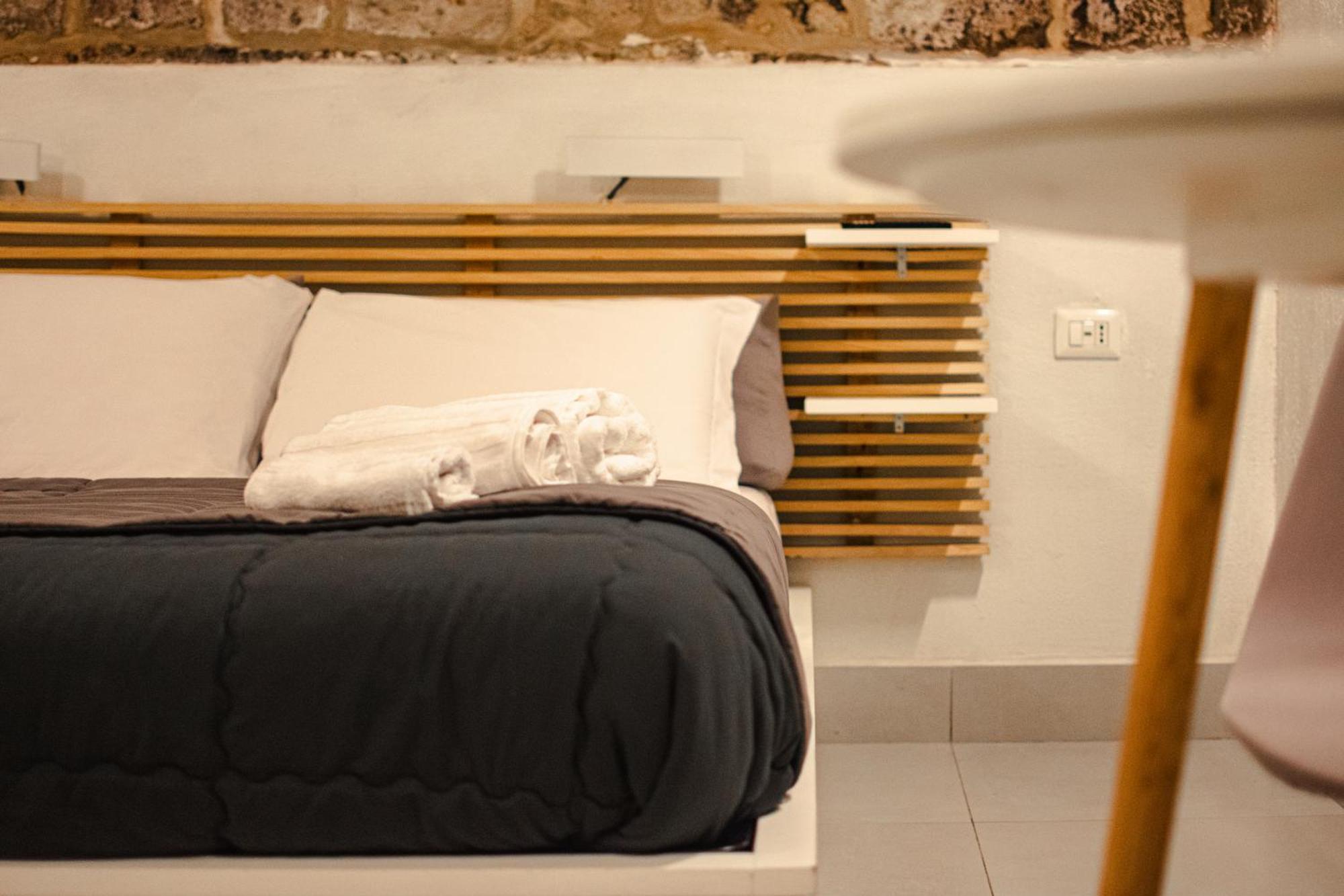I Gradini Bed & Breakfast Наполи Екстериор снимка